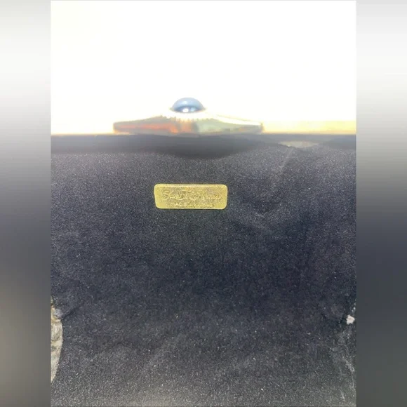 SAKS FIFTH AVENUE VINTAGE WOMENS GOLD METAL CLUTCH / PURSE MADE IN ITALY - Picture 7 of 15